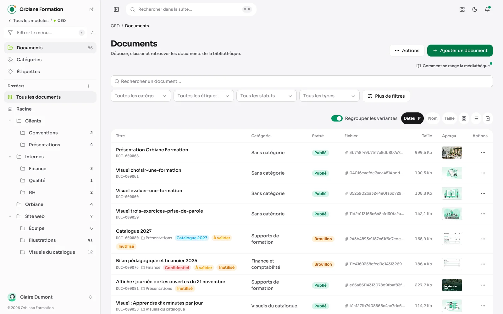 La médiathèque en liste : titre, catégorie, statut, fichier, taille, aperçu et actions de chaque document.
