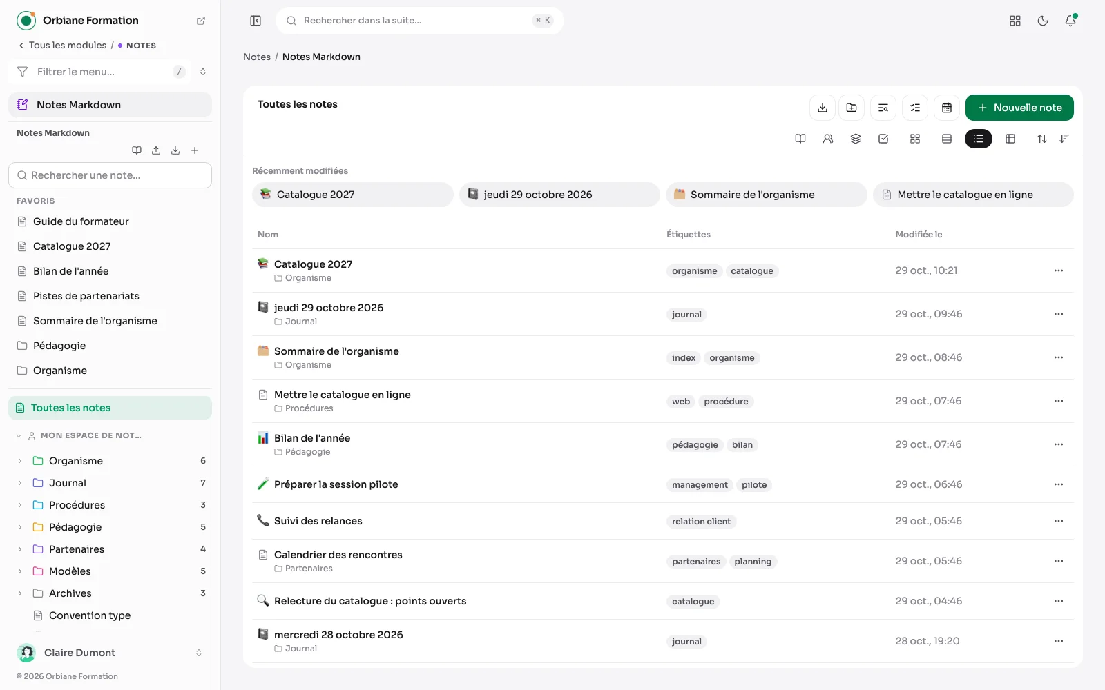La vue liste : titre, dossier, étiquettes et date de modification, pour chercher une note précise plutôt que parcourir.