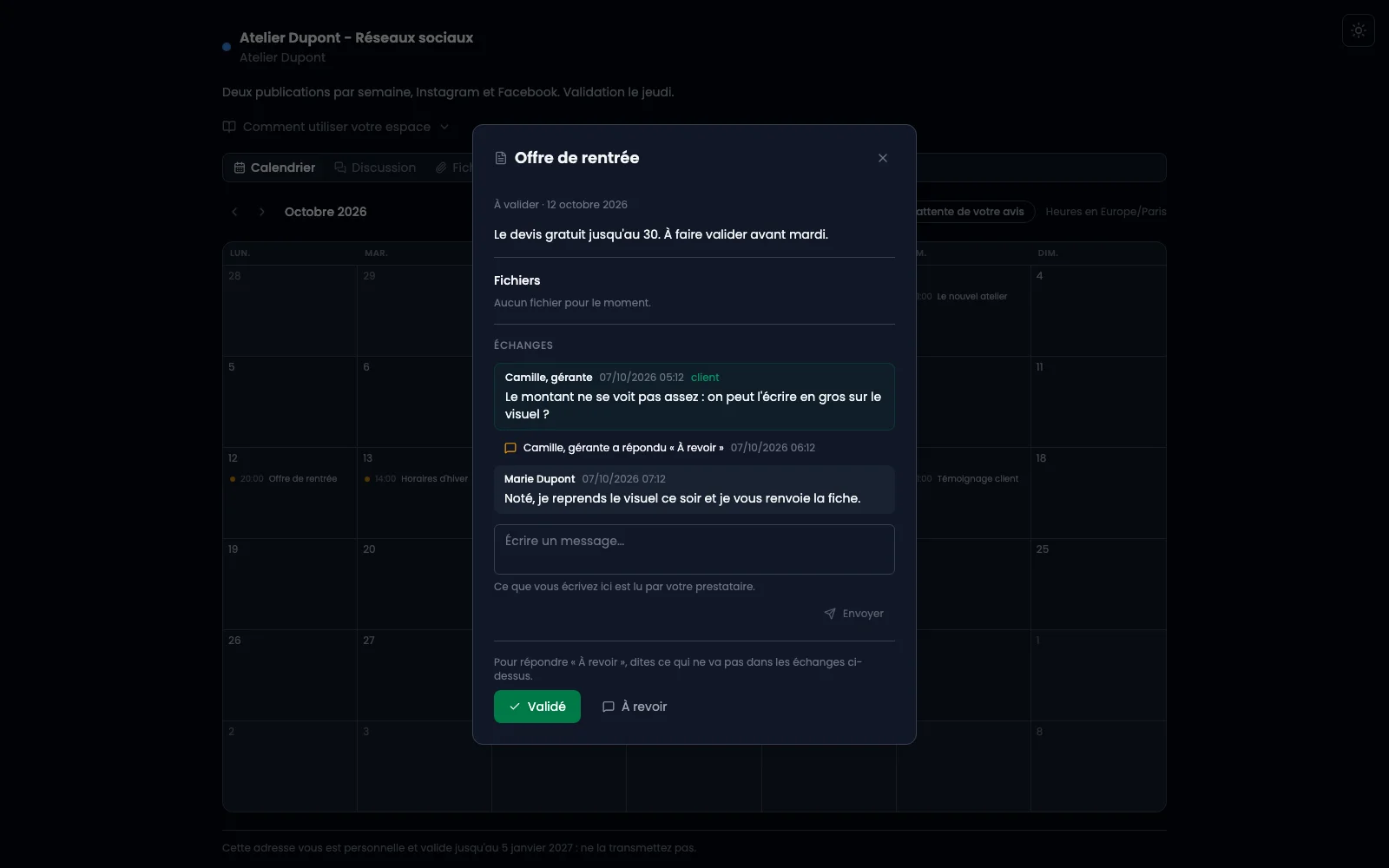 A content opened on the client's side: its text, its exchanges, and the “Approved” and “To rework” buttons.