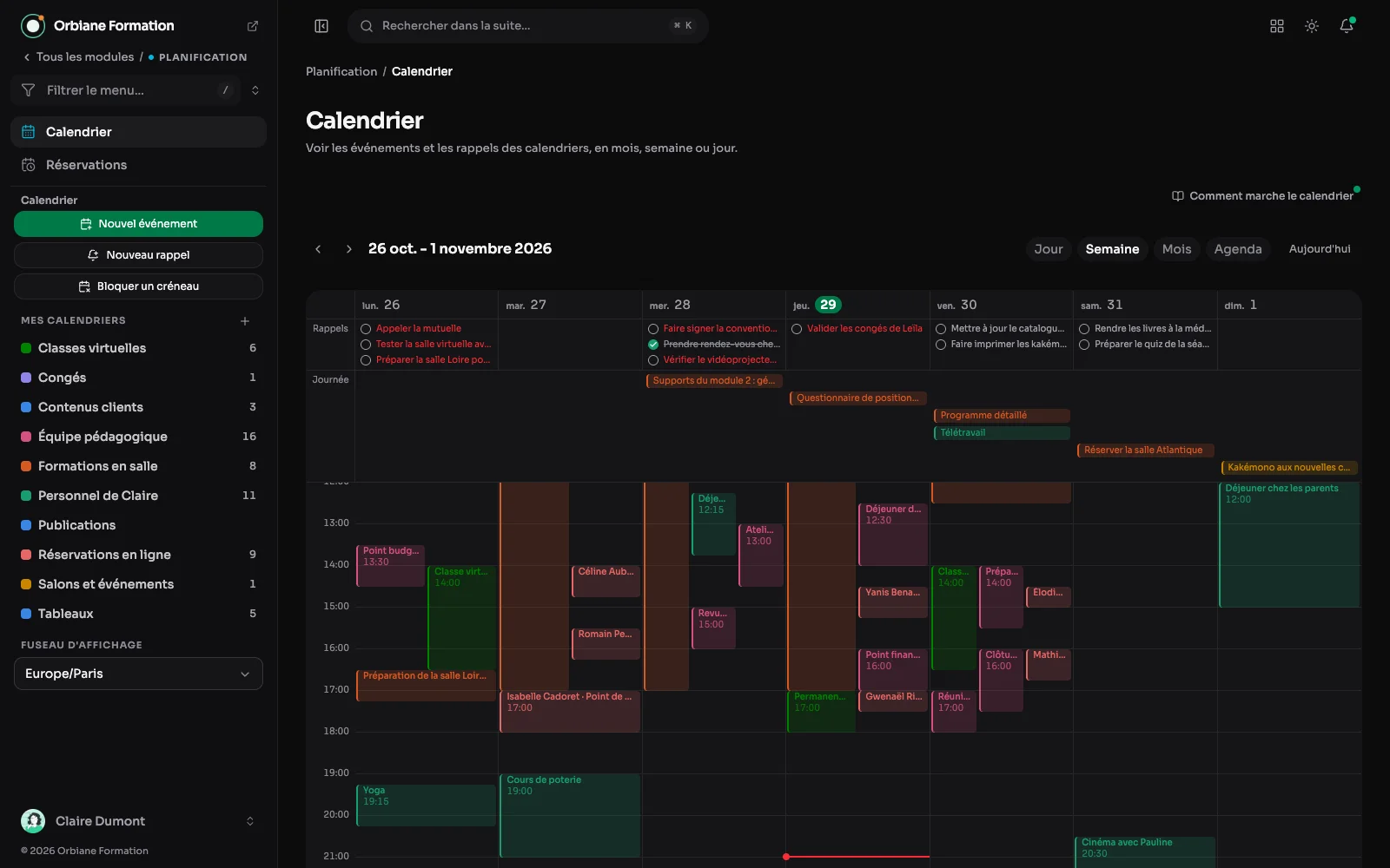 La vue semaine du calendrier d'Aurora, avec les échéances des cartes de tableaux sur la ligne Journée et le calendrier Tableaux dans la liste des calendriers.