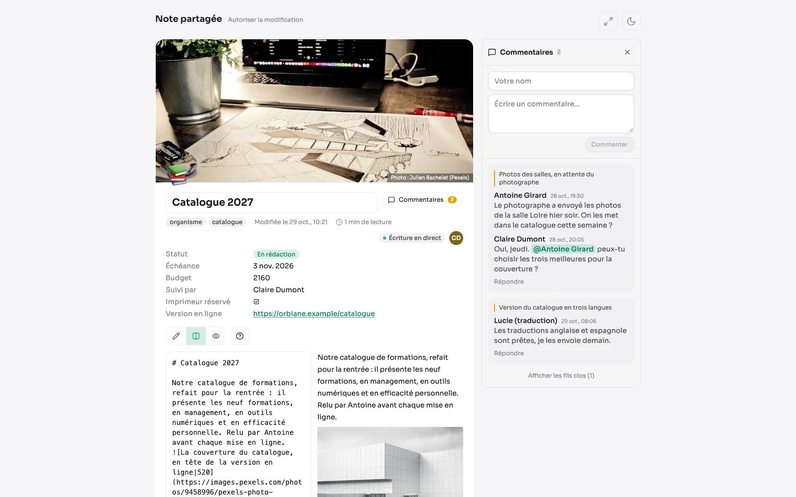 La page d'un lien en écriture, côté client : la note avec ses propriétés, et le panneau des commentaires où il donne son nom avant d'écrire.