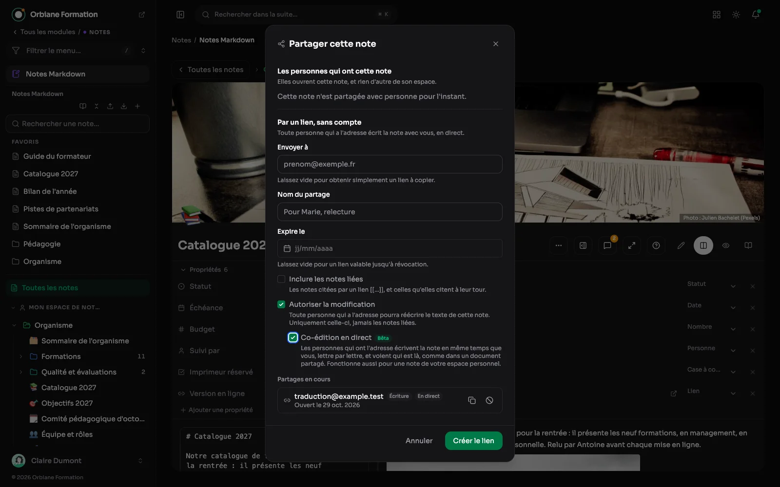 La fenêtre « Partager cette note » : « Autoriser la modification » et « Co-édition en direct » cochées, avec son badge Bêta, et un lien en cours marqué « Écriture » et « En direct ».